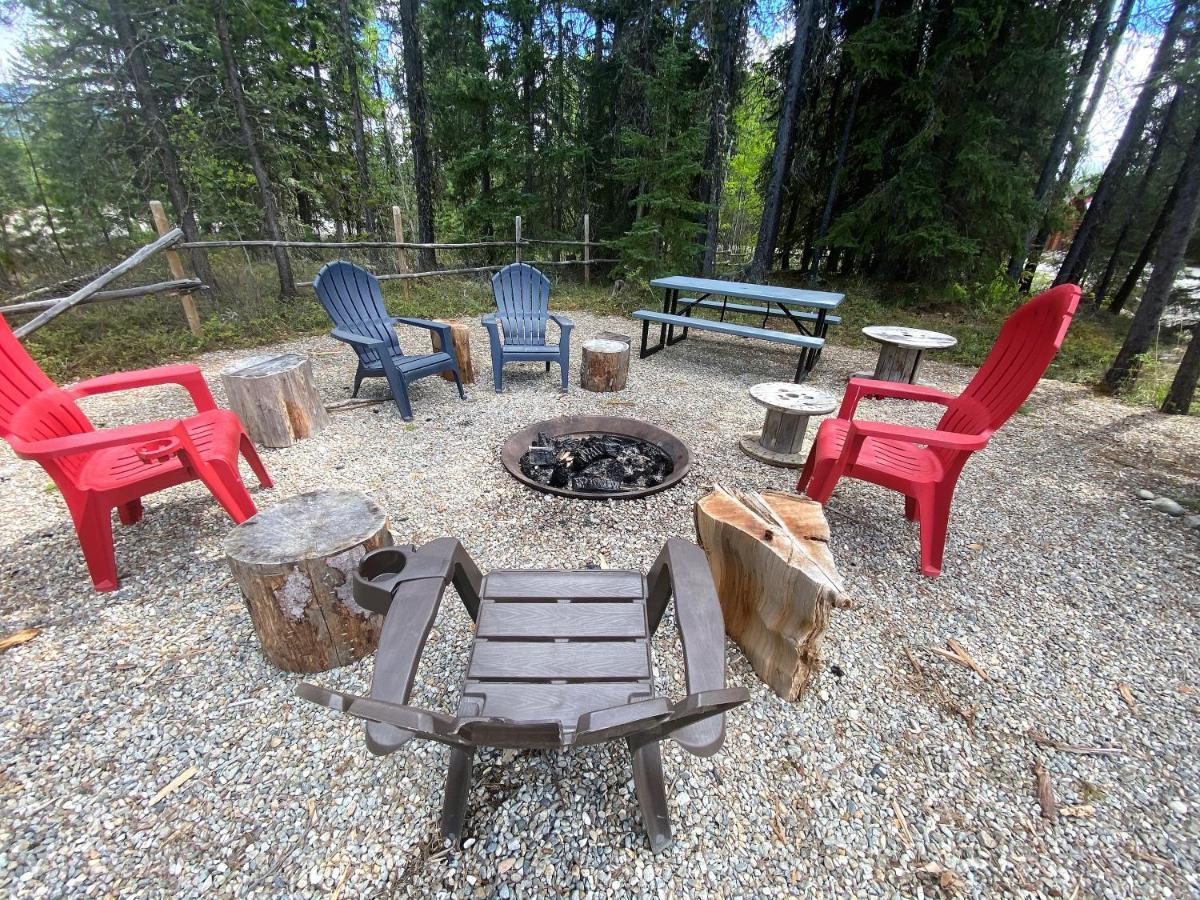 Wolf Den Villa Valemount Exteriör bild